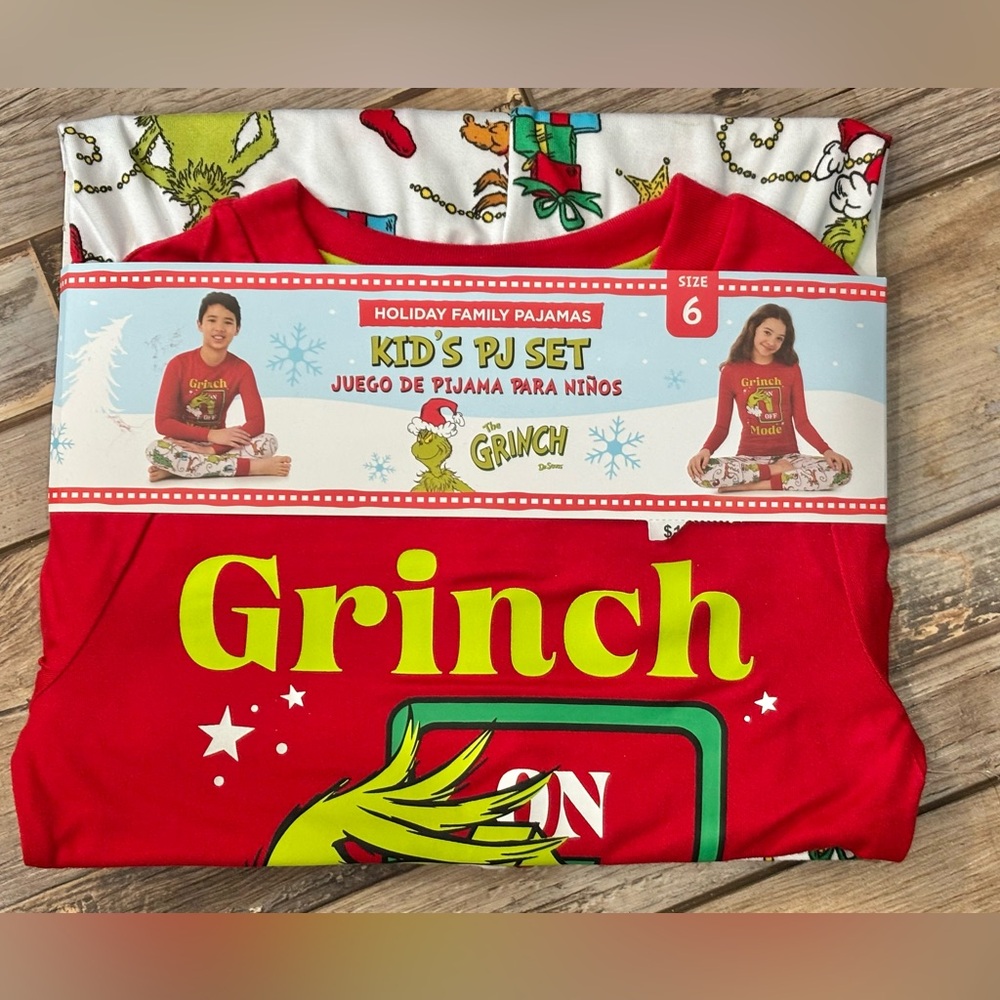 NWT Grinch Mode pajama set size 6